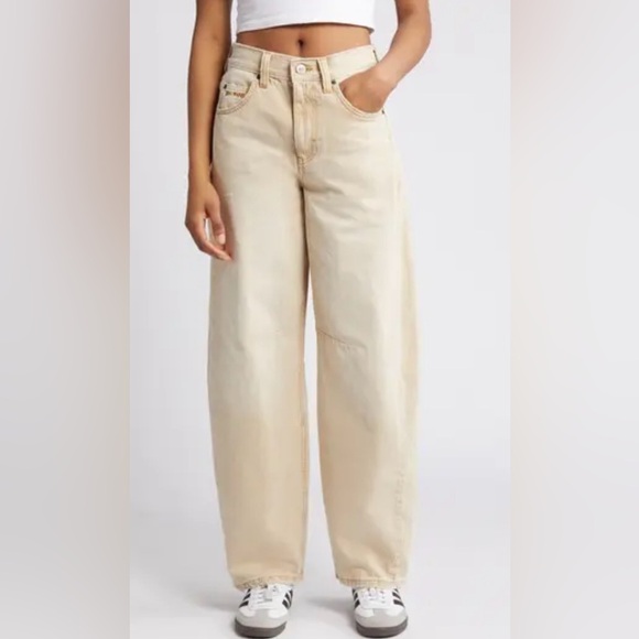 BDG|UO Cream Neutral High Rise Baggy Jeans, size 29•••90’s Style, Excellent🫶🏻 - Picture 2 of 12